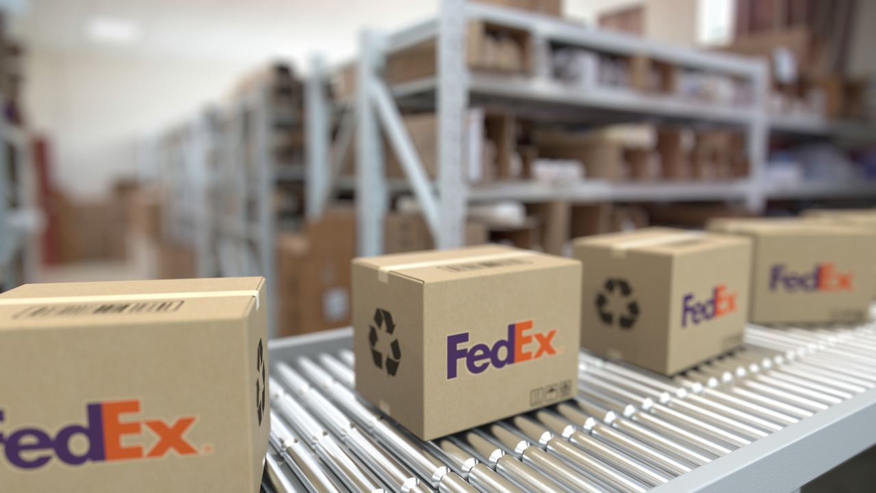 Операційні затримки в FedEx